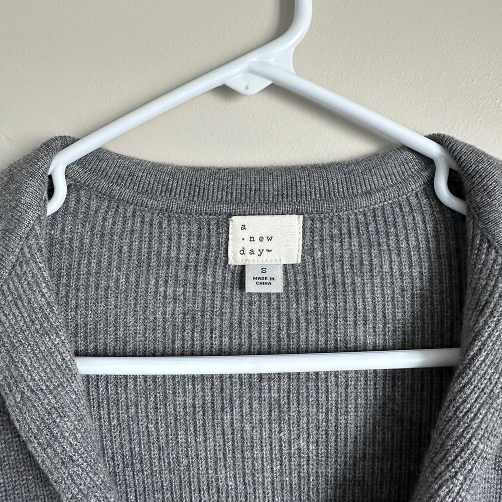 A New Day Charcoal Gray Collared V-Neck Sweater – Ribbed Knit Pullover Size S - Picture 2 of 3